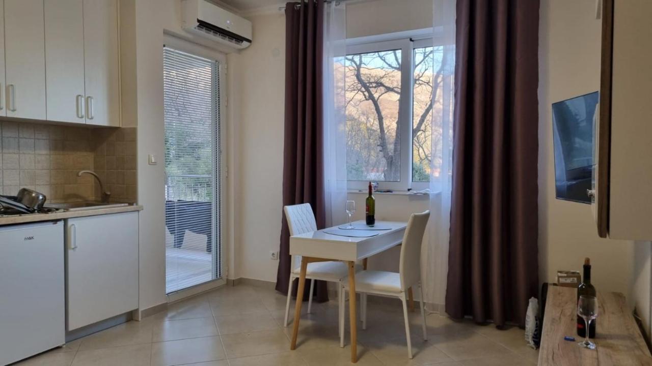 Greenhill-1 Sutomore Apartm Екстер'єр фото