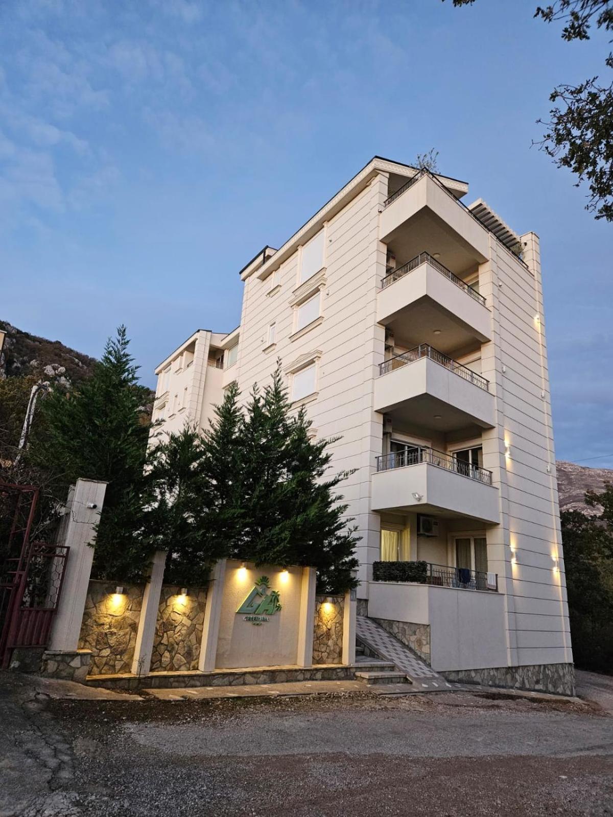 Greenhill-1 Sutomore Apartm Екстер'єр фото